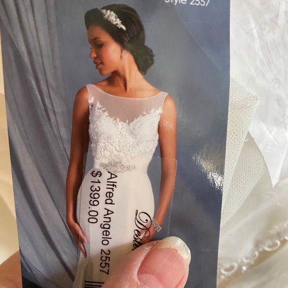 Alfred Angelo 2557. Size 6. NWT - Picture 10 of 11
